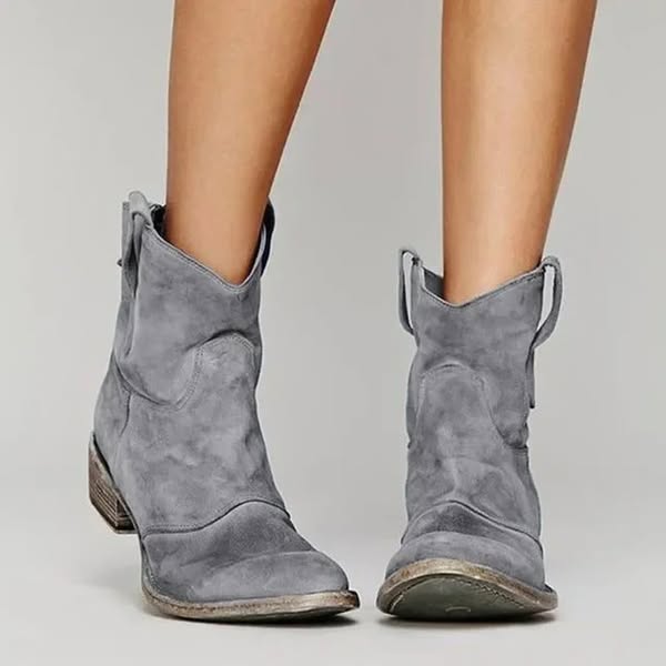 avelynia – Ankle Boots with a Western Twist