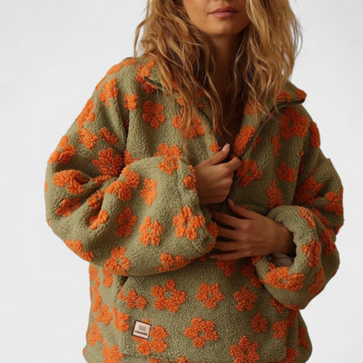 Avelynia- Polar fleece Flowering